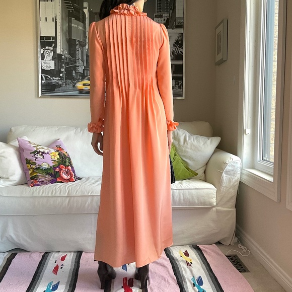 Vintage peachy orange ruffle pleated maxi dress - Picture 6 of 16
